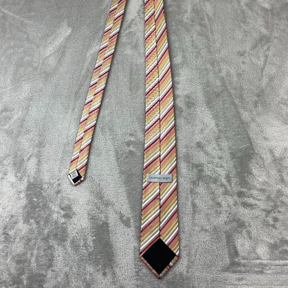 Geoffrey Beene Men's Classic 100% Silk Neck Tie - Picture 6 of 6
